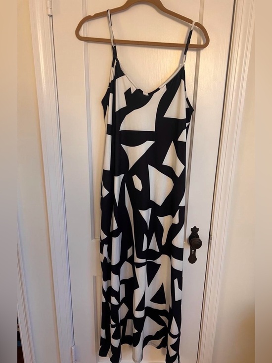 Dresses & Skirts - Maxi Dress